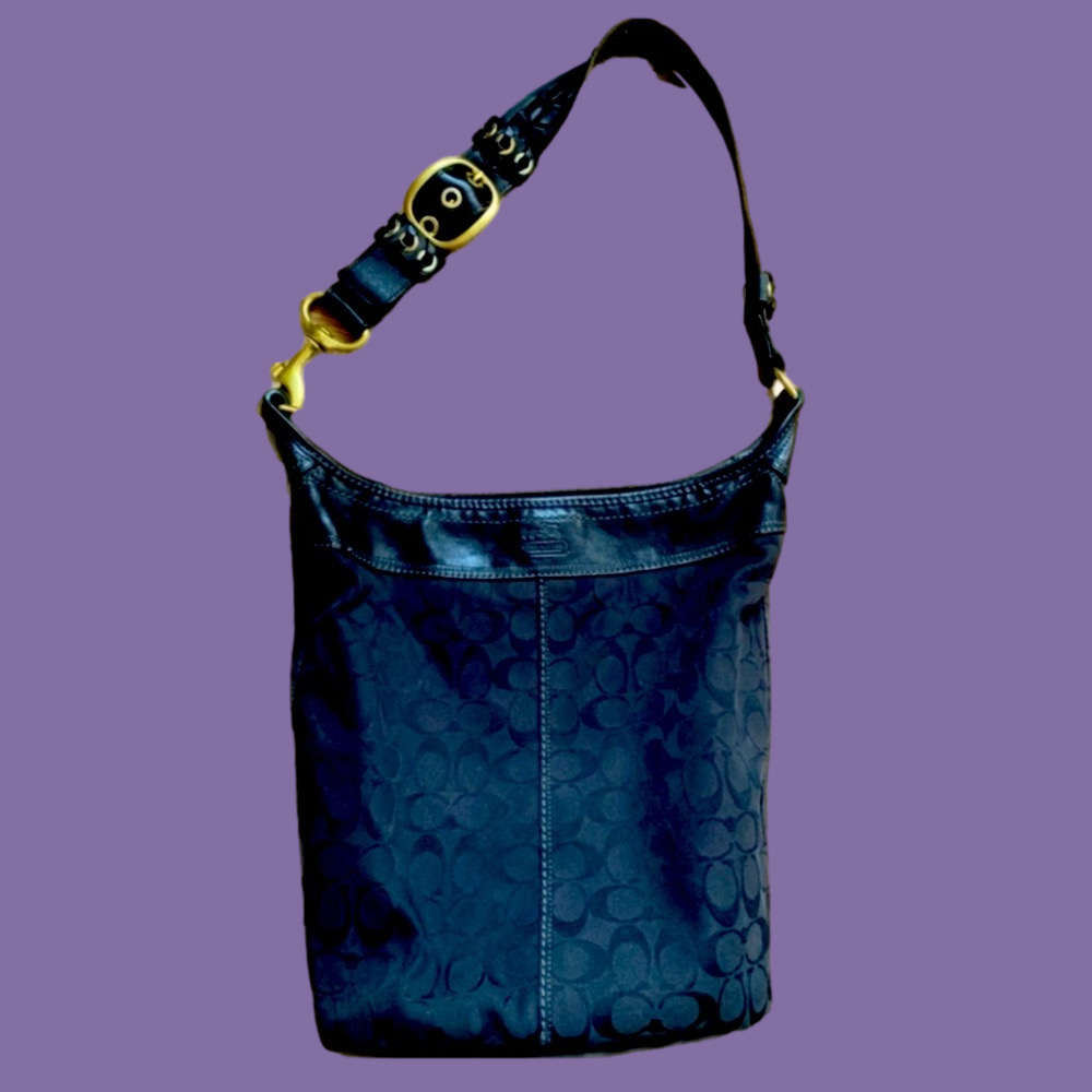 Lost in the 🔥 Vintage Coach Signature Bleecker